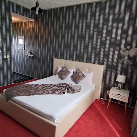 Militari Residence Hotel Chiajna 外观 照片