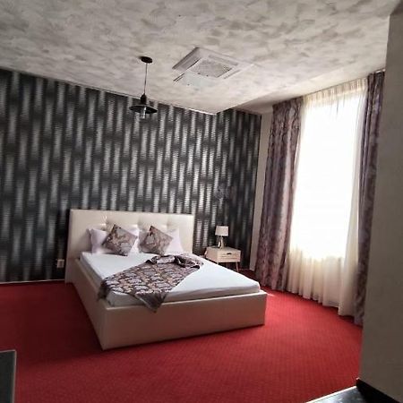Militari Residence Hotel Chiajna 外观 照片