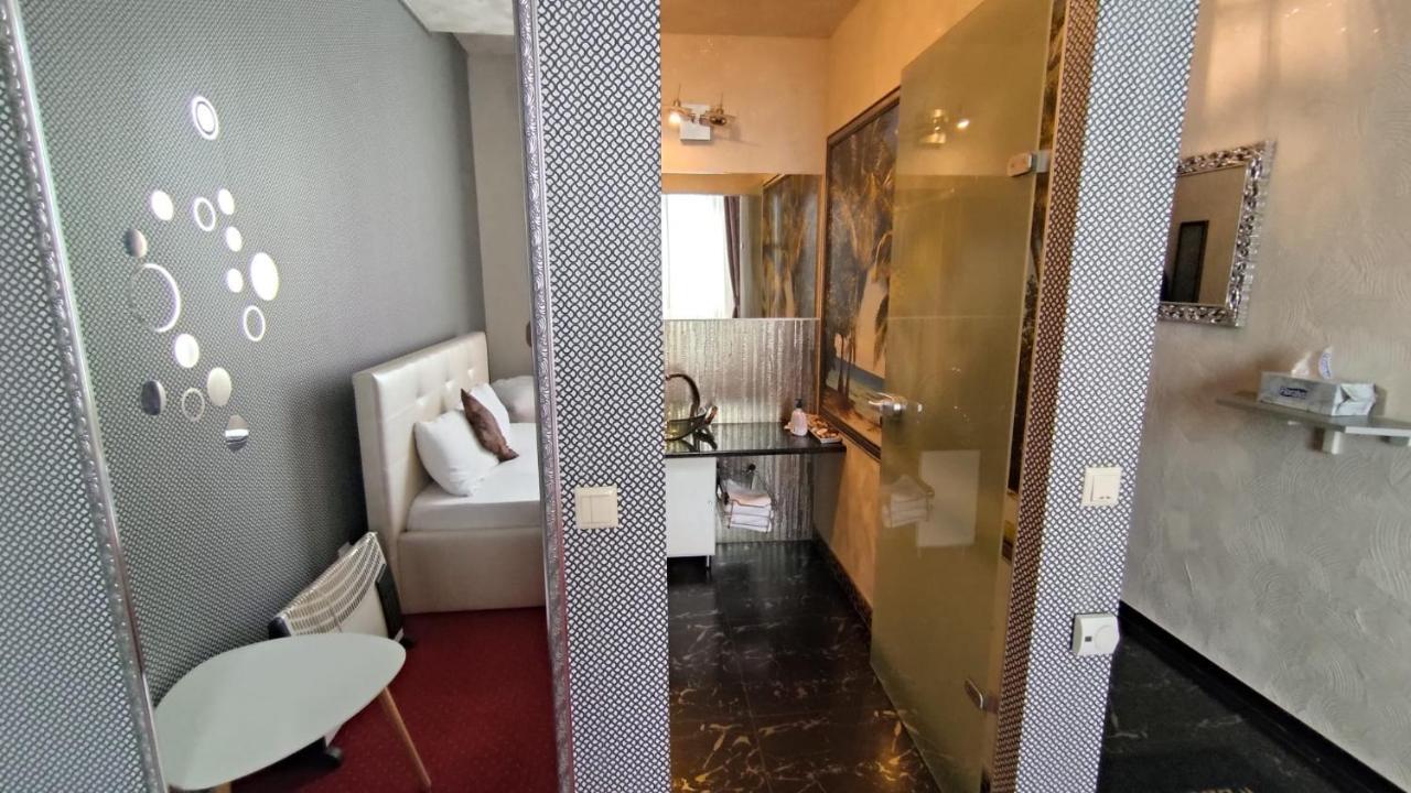 Militari Residence Hotel Chiajna 外观 照片