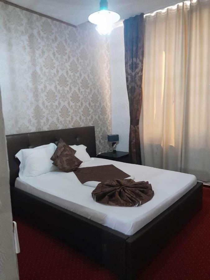 Militari Residence Hotel Chiajna 外观 照片